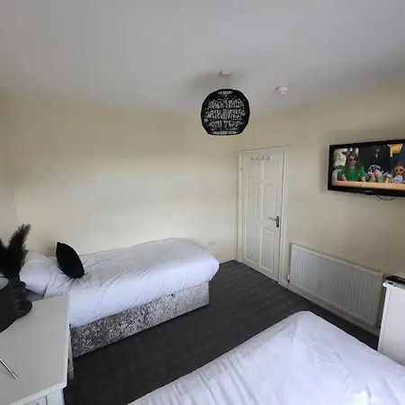 The Dublin Packet - Twin Room 1 Холихед Экстерьер фото