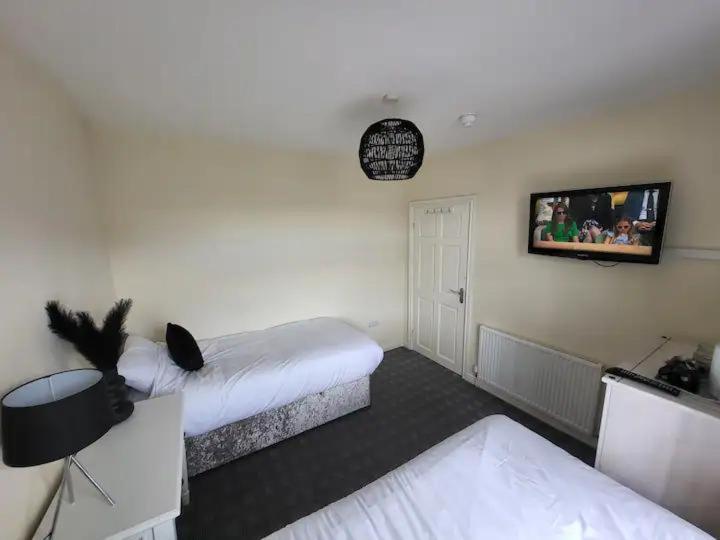 The Dublin Packet - Twin Room 1 Холихед Экстерьер фото