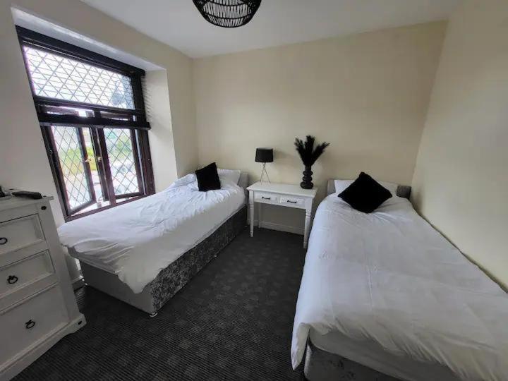 The Dublin Packet - Twin Room 1 Холихед Экстерьер фото